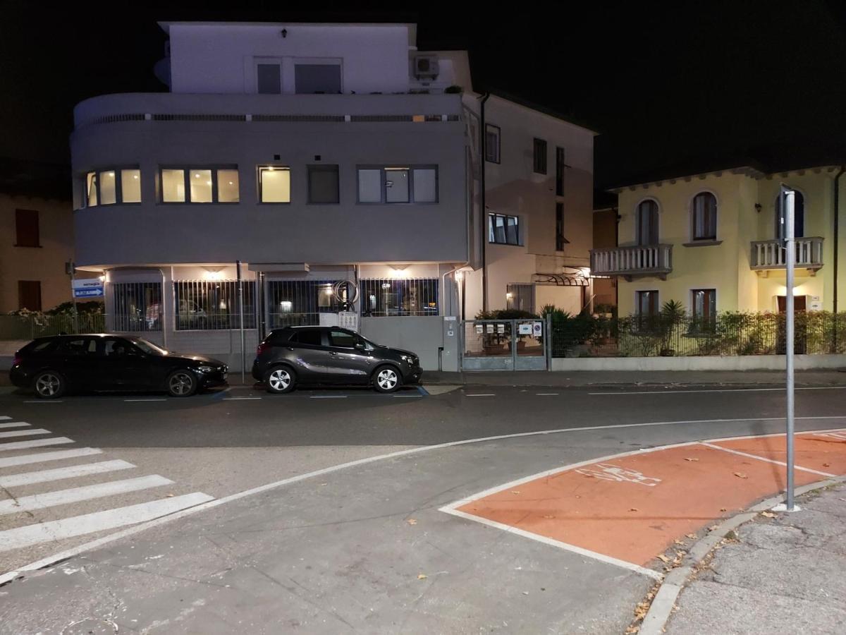 فندق Marconi House ميستر المظهر الخارجي الصورة